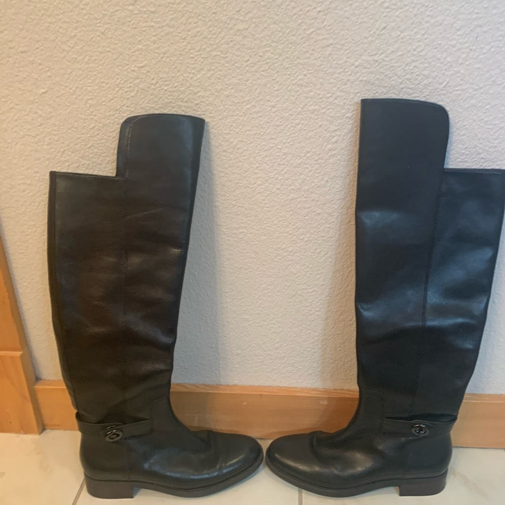 Women’s black leather boots - Picture 2 of 5